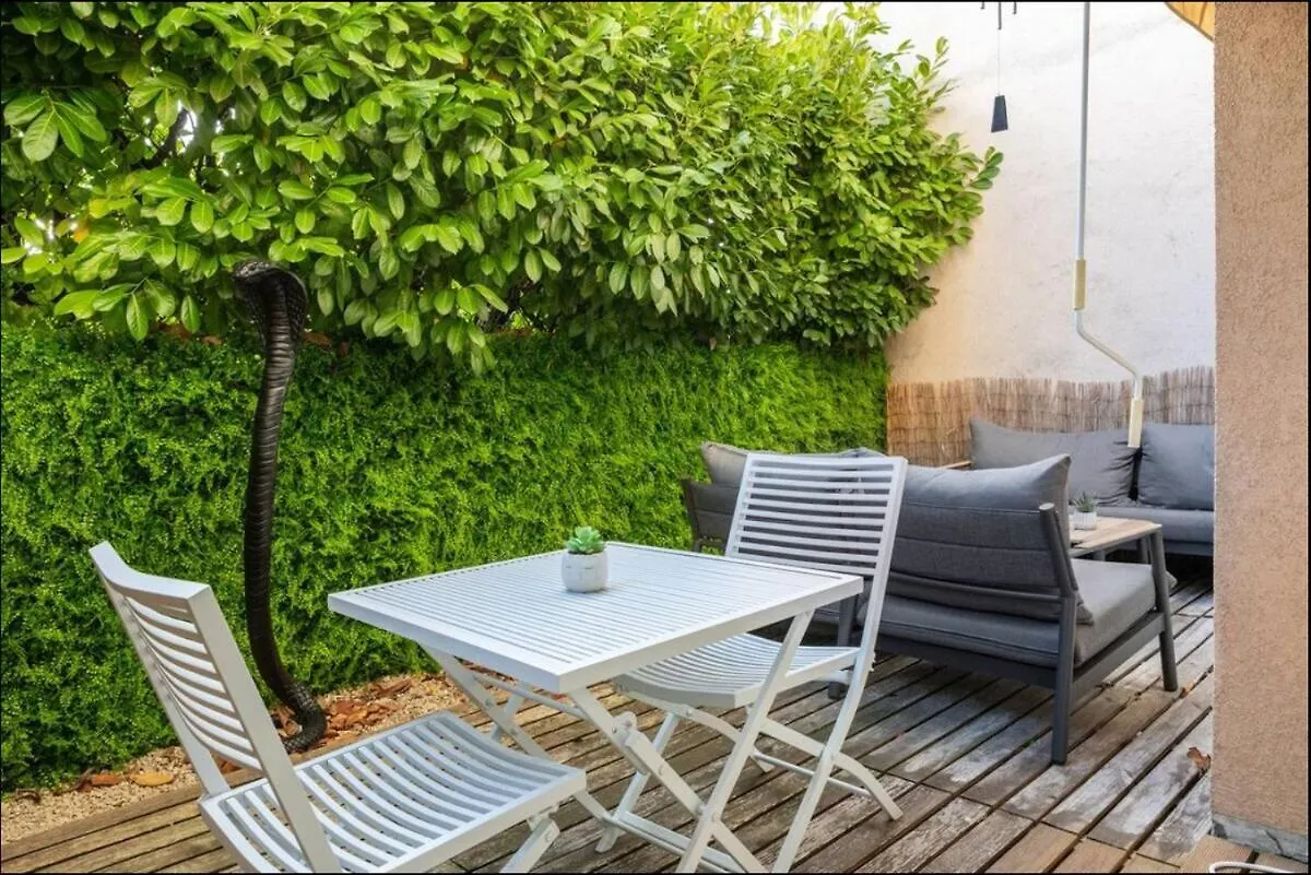 Geneva Terrace Apartment Gaillard France